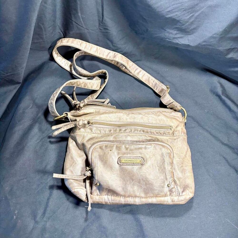 🚨 Stone & Co. Smokey Mountain Crossbody Hobo Bag in a Taupe/Grey Shade. 👜